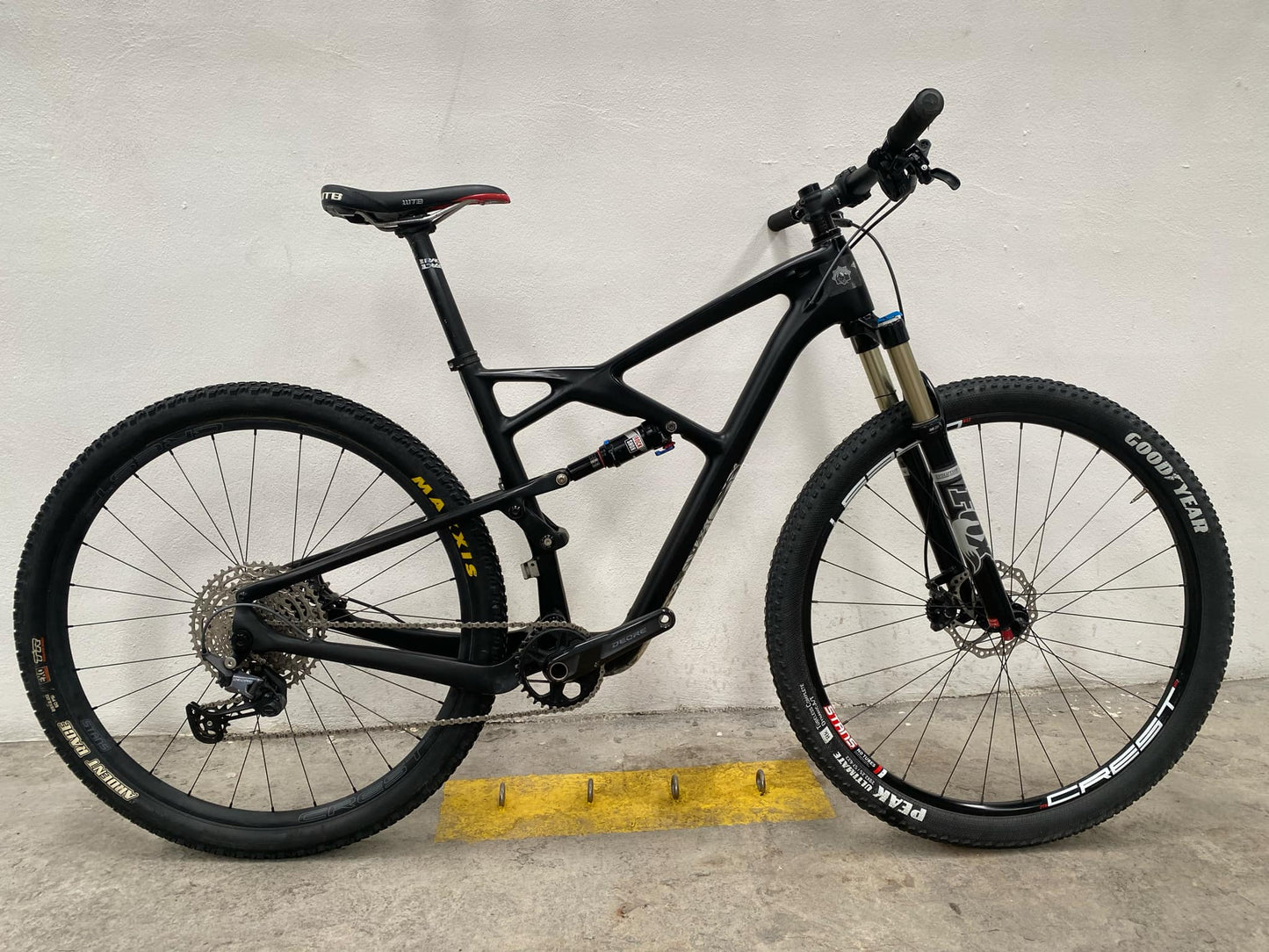 BICICLETA DE FIBRA DE CARBONO